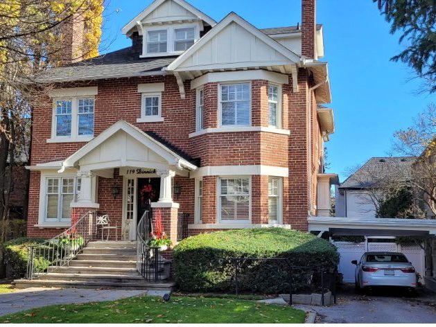 119 Dinnick Crescent, Lawrence Park — sold for $3,710,000