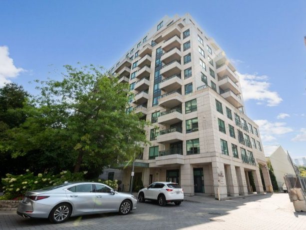 25 Scrivener Square, Summerhill / Rosedale — sold for $3,300,000